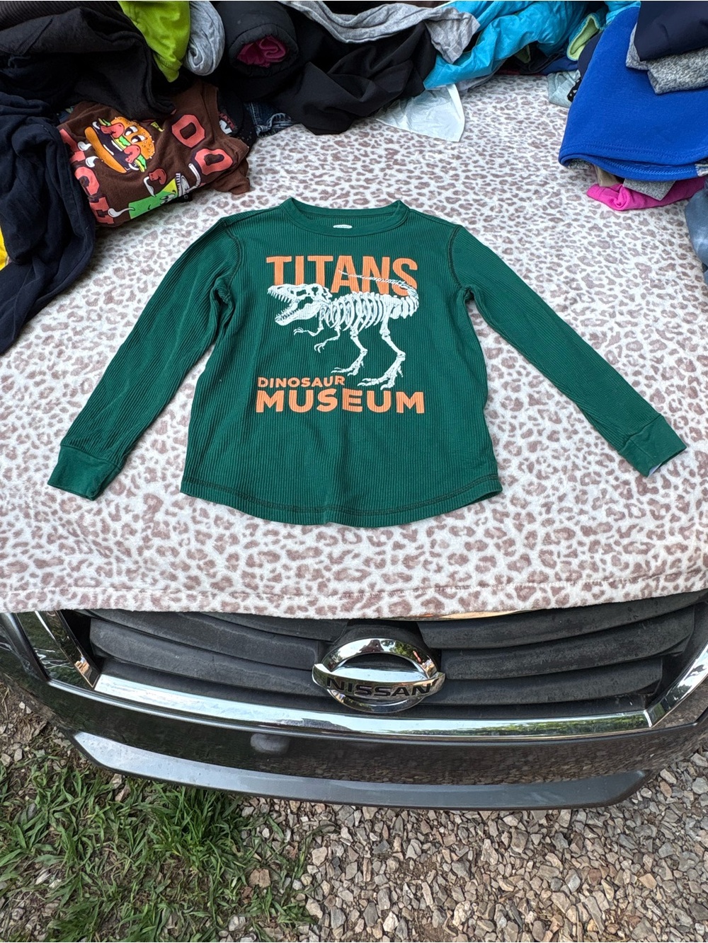 Old Navy Green Long-Sleeve 'Titans Dinosaur Museum' Tee Size 6-7